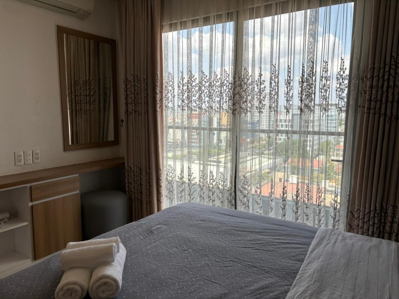 One Bedroom At Republic Plaza - Pool & View