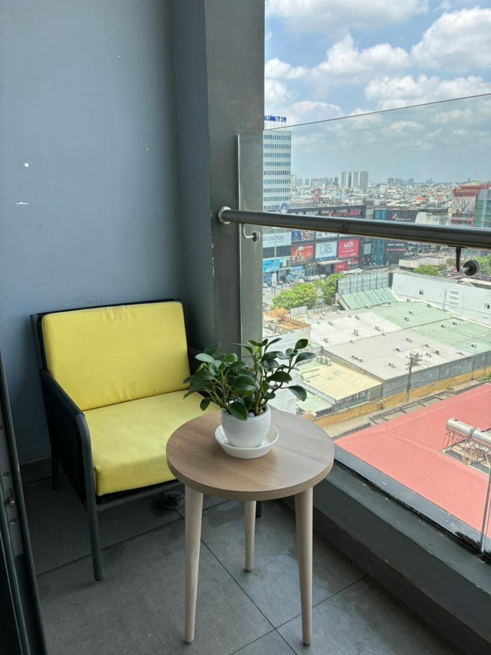 One Bedroom At Republic Plaza - Pool & View * Ho Chi Minh City