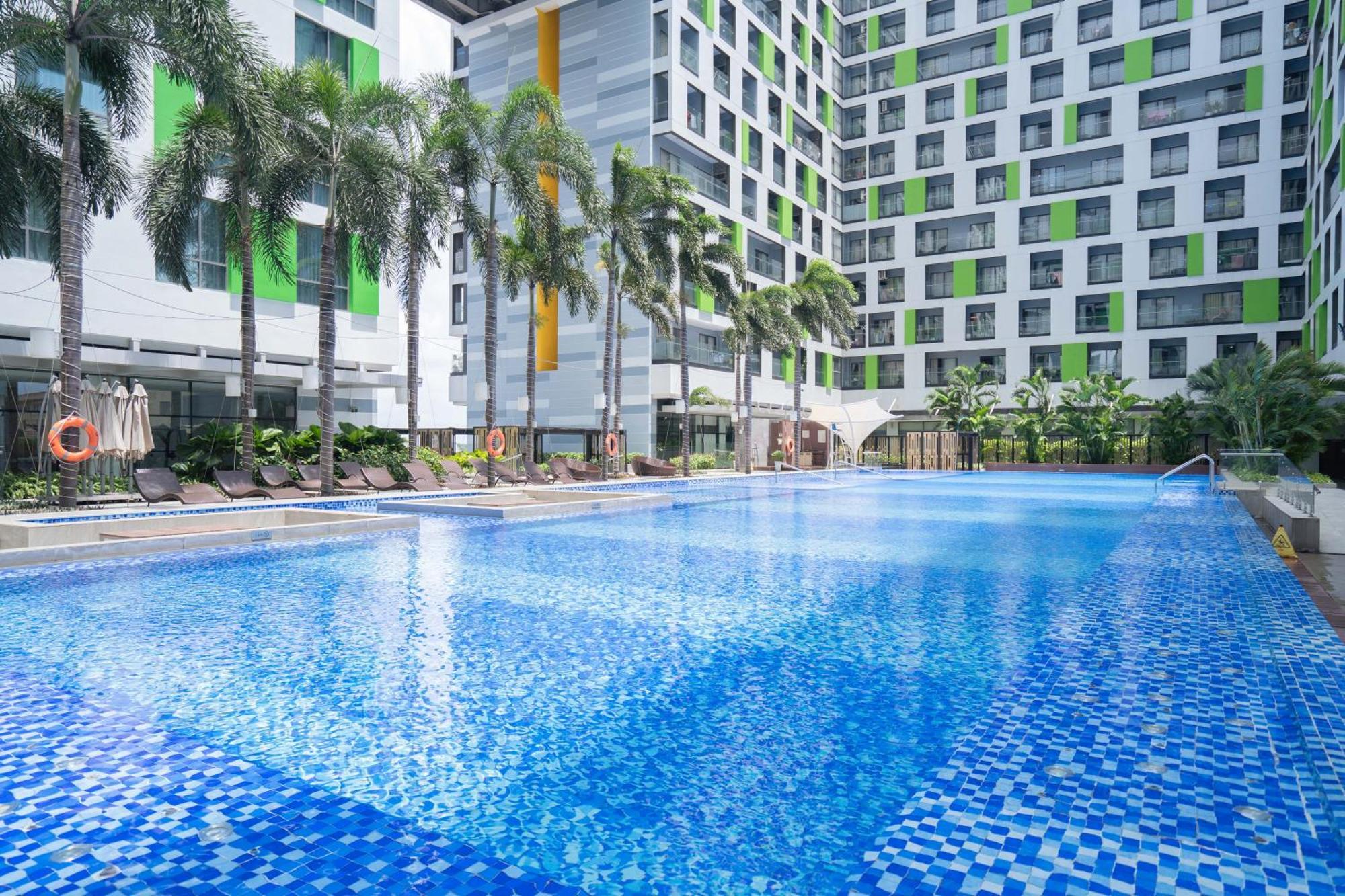 One Bedroom At Republic Plaza - Pool & View