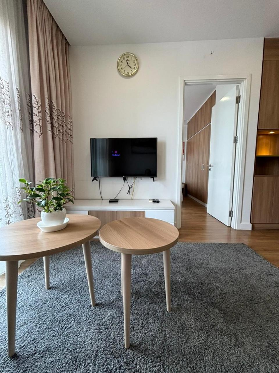Căn hộ One Bedroom At Republic Plaza - Pool & View